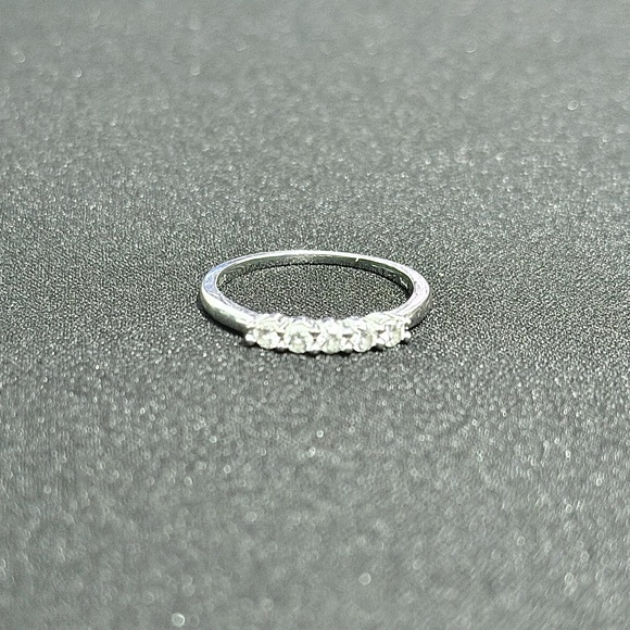 Vintage Jewelry - 14k white gold 1/2k diamond Ring